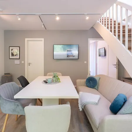 Penthouse Stine Διαμέρισμα