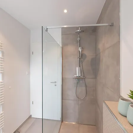 Penthouse Stine * Χούζουμ